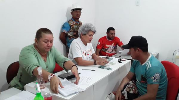 Garantido efetua pagamento dos kaçauerés e promete pagar neste sábado  artistas de alegorias e tribos