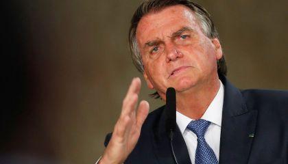 “Que se exploda”, diz Bolsonaro sobre médico que estuprou grávida durante parto