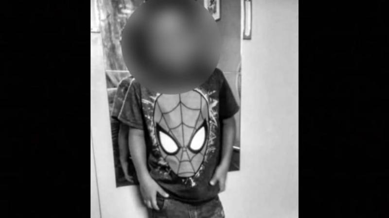 Criança de 9 anos acha arma do pai, que é CAC, dispara na própria cabeça e morre