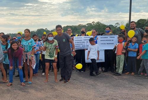 Equipe da Escola Tsukasa Uyetsuka, participante do JEAs, é recebida com festa em Vila Amazônia