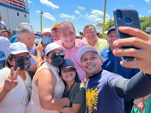 Senador Omar conversa com a população e presta contas de seu mandato no Baixo Amazonas 