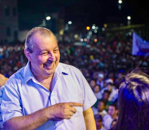 Campanha do Senador Omar dispara e multidão confirma apoio em Coari   