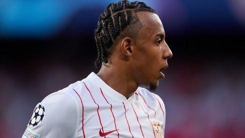 Koundé se irrita com o Barcelona e pode acionar cláusula para assinar com outro gigante europeu sem sequer estrear