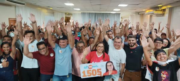 Márcia Baranda ganha apoio popular em adesivagem e reunião política na abertura da campanha à deputada federal 