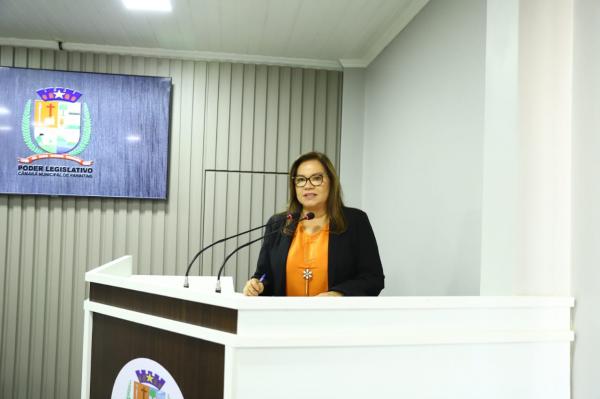 Márcia Baranda exalta a festa da democracia realizada em Parintins com presença do candidato ao governo Eduardo Braga