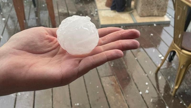 Bebê morre após ser atingida por granizo durante tempestade na Espanha