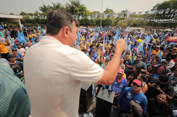 Wilson Lima reúne multidão em Borba e destaca entregas que mudam a vida da população   