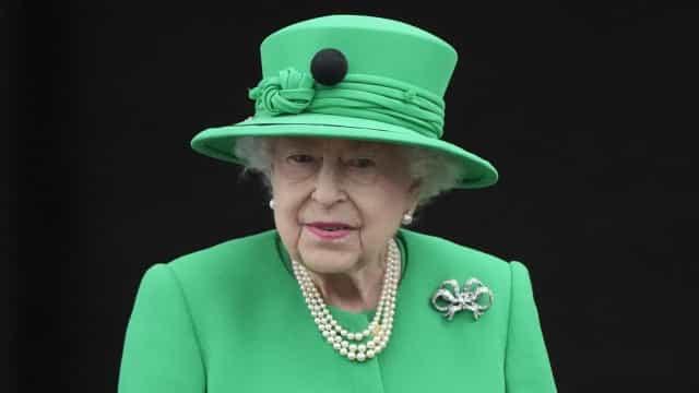 Saúde da rainha Elizabeth preocupa médicos e família vai ao encontro