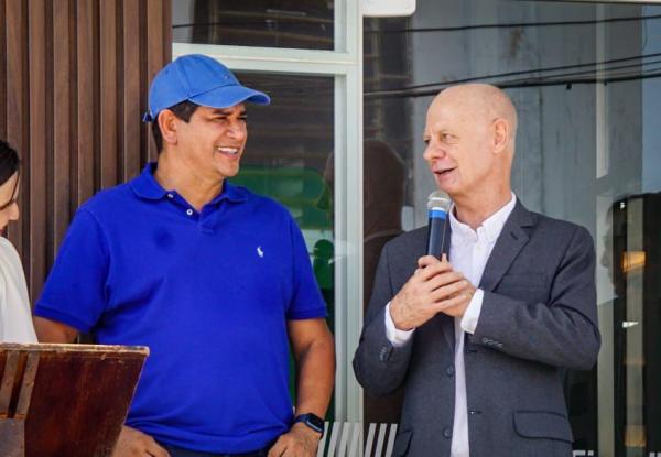 Durante inauguração da Sicredi, prefeito Bi Garcia reafirma compromisso com desenvolvimento econômico de Parintins