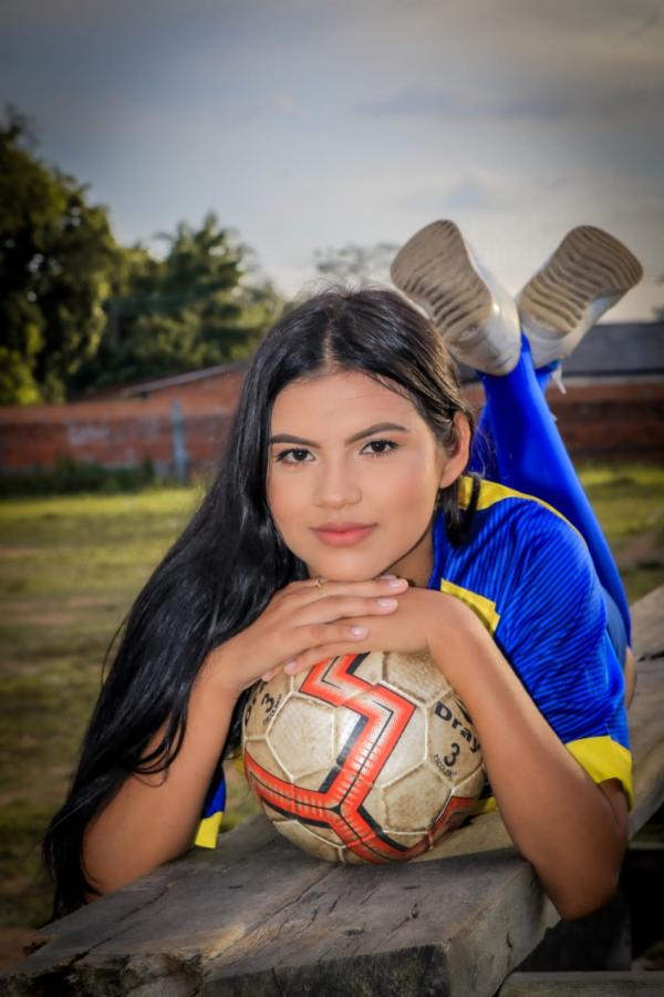 Rainha do SEMED FC pronta para a grande final do Campeonato Bairro Ativo 