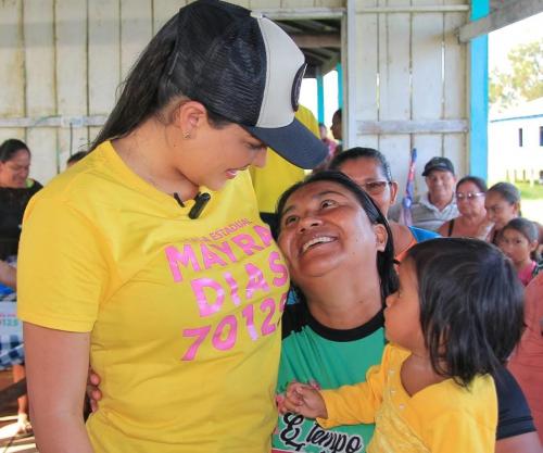 Mayra Dias conquista apoio de mais cinco comunidades da zona rural de Parintins 