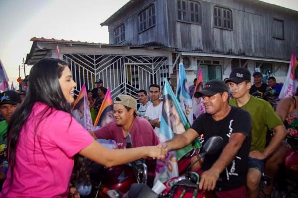 Com forte participação da juventude, Mayra Dias promove caminhada em Nhamundá   