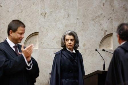 TSE manda excluir fake news que liga Lula a atentado contra Bolsonaro