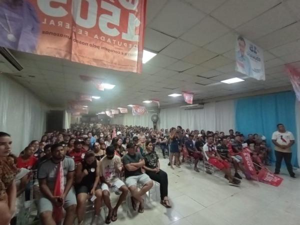 Juventude parintinense declara votos a Márcia Baranda 