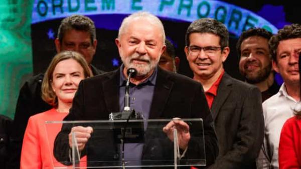 Lula ganha apoio de bispo que integrou cúpula da Universal