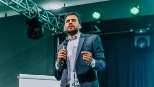 TSE manda apagar post que retoma fake news do 'kit gay'