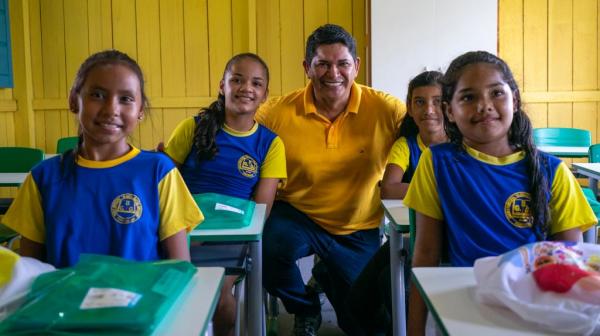 Parintins 170 anos: Bi Garcia entrega duas escolas na zona rural e um complexo esportivo no Itaúna I