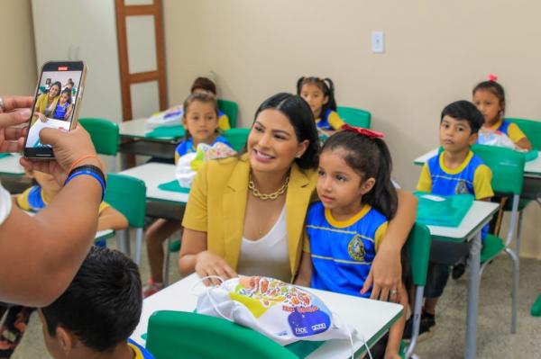 “Todos os dias é dia dos professores”, afirma Mayra Dias no aniversário de Parintins