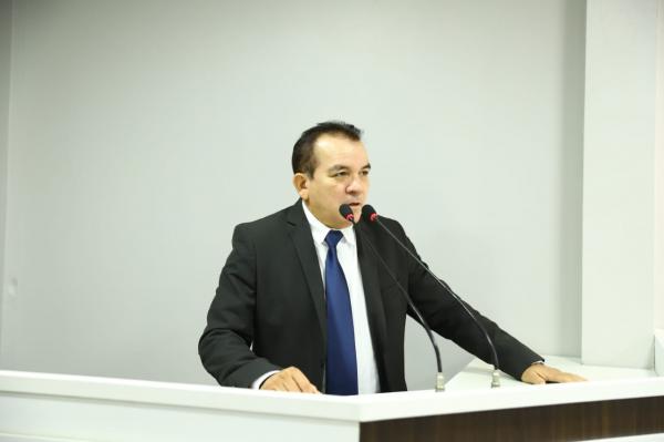 Massilon cobra explicações quanto a retomada da obra no antigo Campo dos Carroceiros