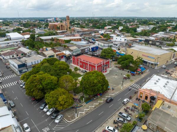 Bi Garcia assina ordem de serviço para revitalização da Praça Eduardo Ribeiro