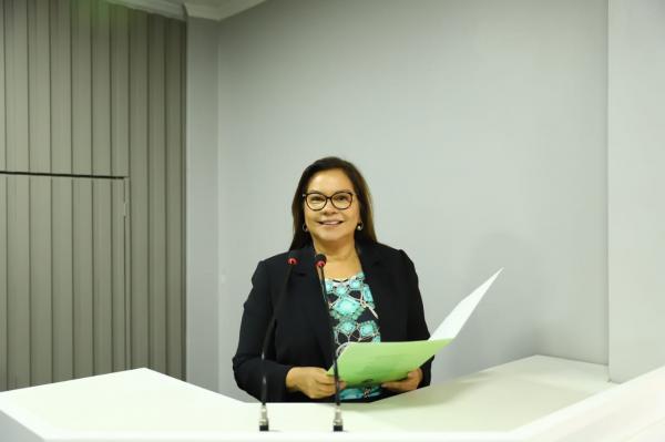 Formação para professores de Educação Física na rede municipal solicitada por Márcia Baranda