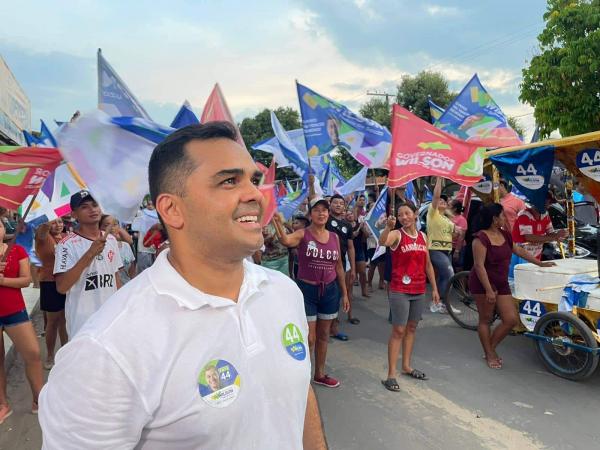 Israel Paulain comanda caminhada de Wilson Lima nos bairros União, Paulo Corrêa e Itaúna II e destaca investimentos do Governo na Ilha