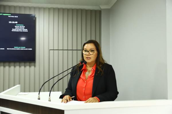 Márcia Baranda indica implantação de academias ao ar livre para zona rural