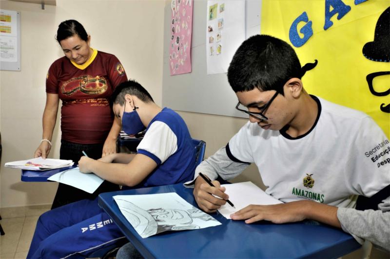Estudantes da Educação Especial produzem 71 livros por meio de projeto