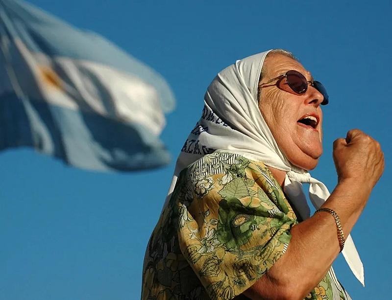 Morre Hebe de Bonafini, liderança histórica das Mães da Praça de Maio, na Argentina 