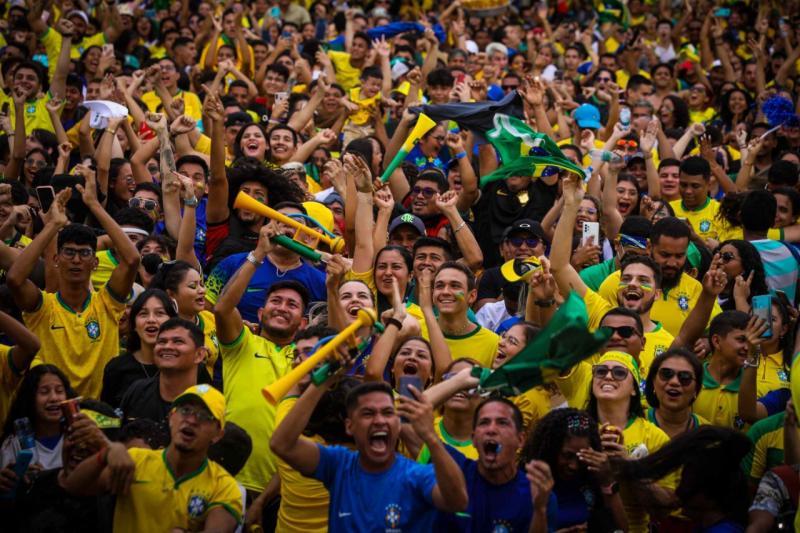 Primeiro dia do Copa na Arena arrecada 100 brinquedos e 1,5 tonelada de alimentos