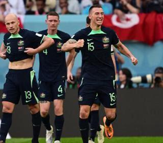 Austrália vence Tunísia e encosta na França no Grupo D da Copa