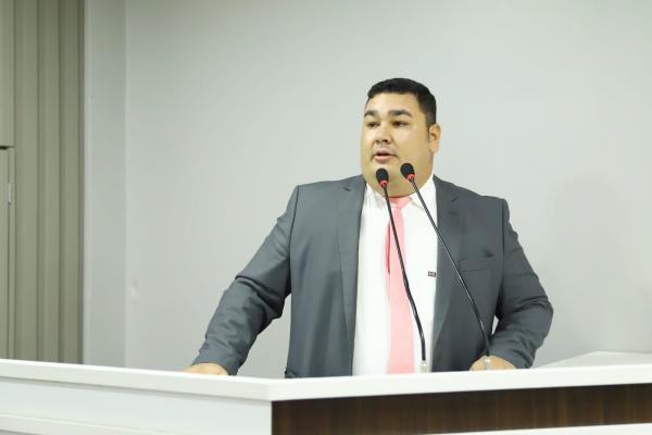 Alex Garcia é eleito presidente da Câmara de Parintins para o biênio 2023-2024