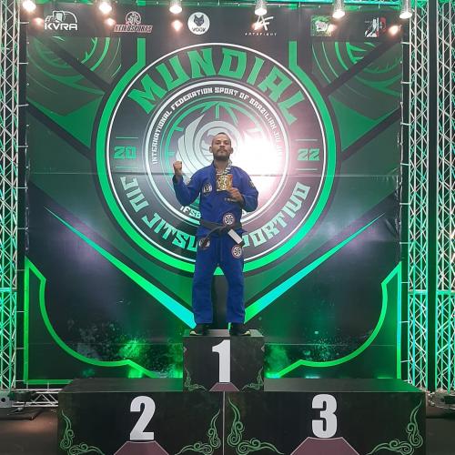 Atletas amazonenses conquistam medalhas de ouro em Campeonato Mundial de Jiu-jitsu