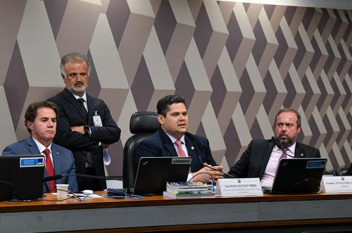 CCJ aprova PEC da Transição; texto vai ao Plenário  