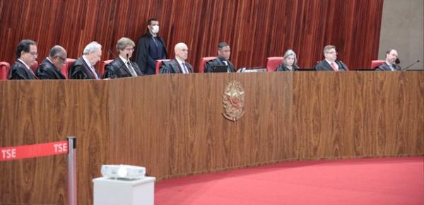 TSE proclama eleitos presidente e vice-presidente da República Luiz Inácio Lula da Silva e Geraldo Alckmin