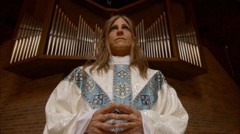 As mulheres ordenadas padres da Igreja Católica que enfrentam o Vaticano e ameaça de excomunhão