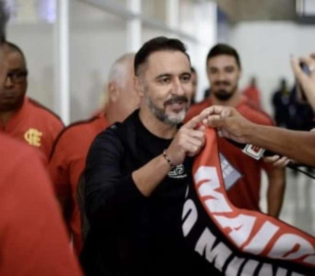Novo técnico do Flamengo, Vítor Pereira desembarca no Rio de Janeiro
