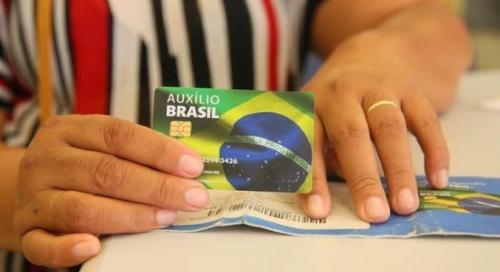 Governo pode perdoar dívida de consignado do Auxílio Brasil