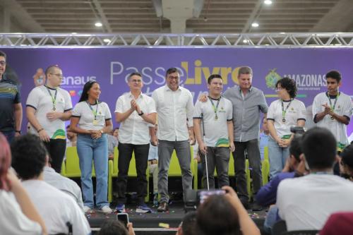 Governador Wilson Lima e prefeito David Almeida renovam convênio entre Estado e Município para o Passe Livre 2023