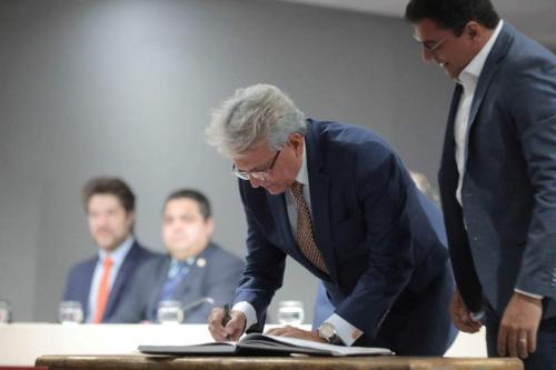 Wilson Lima reforça proteção à Zona Franca de Manaus e diz durante posse de Pauderney Avelino que equipe de defesa dos interesses do estado está fortalecida