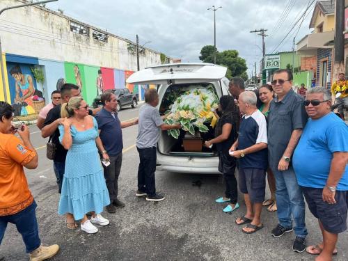 Adeus João Soares: Amigos da Esquina do Sarkis do Canto da Informação fazem últimas homenagens ao empresário  