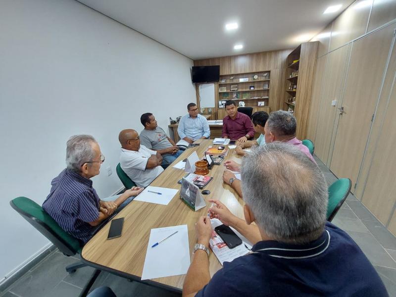 Idam e representantes do setor definem realização de mutirão para atendimento aos pescadores