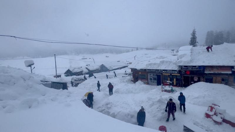 Avalanche na Índia mata dois esquiadores que se aventuravam em Gulmarg