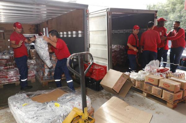 Governo do Amazonas abastece escolas da rede estadual com mais de 200 mil quilos de alimentos destinados à merenda