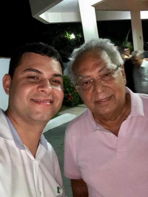 Saullo Vianna protocola moção de pesar pelo falecimento de Amazonino Mendes na Câmara dos Deputados