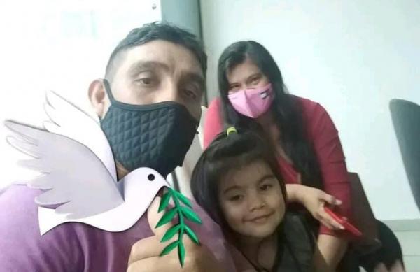 Artista Alexsandro Rodrigues da Tom Maior melhora na UTI e já se comunica com gestos