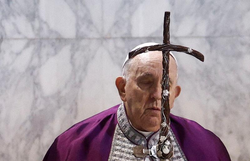 Com resfriado forte, Papa cancela audiências