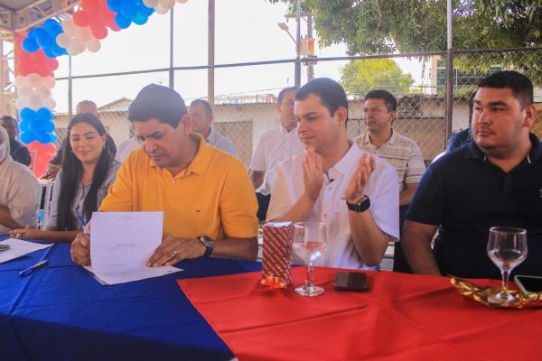 Bi Garcia dá ordem de serviço para construção do ginásio poliesportivo do Colégio Nossa Senhora do Carmo 
