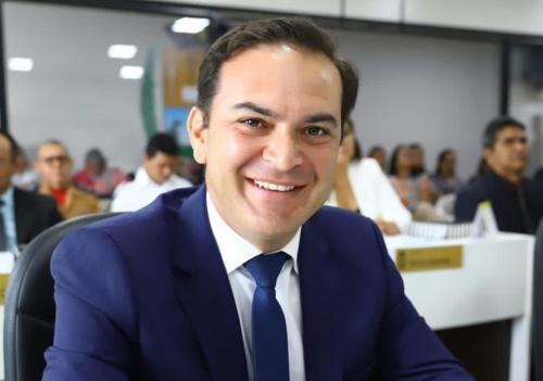 Mateus Assayag prega união entre poderes no início dos trabalhos legislativos