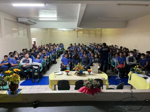Escola de Parintins recebe ação do Departamento de Prevenção a Violência para 292 alunos da rede estadual